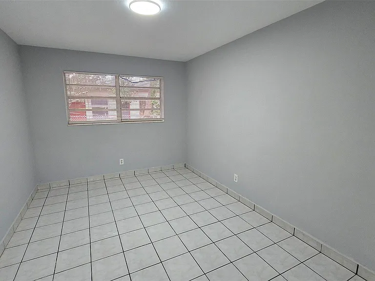 1874 NE 161st St #1874 — Photo 7