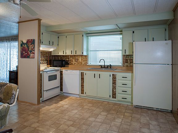 2nd image of 3001 SW 18th Ter Lot 1