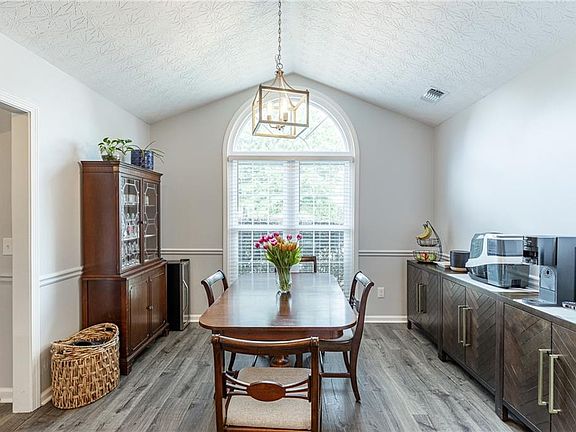 5th image of 8860 Creekstone Pl