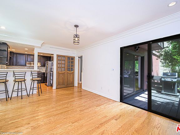 5th image of 21931 Burbank Blvd #51