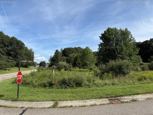 2289 Equestrian Trail Dr, Metamora, MI 48455