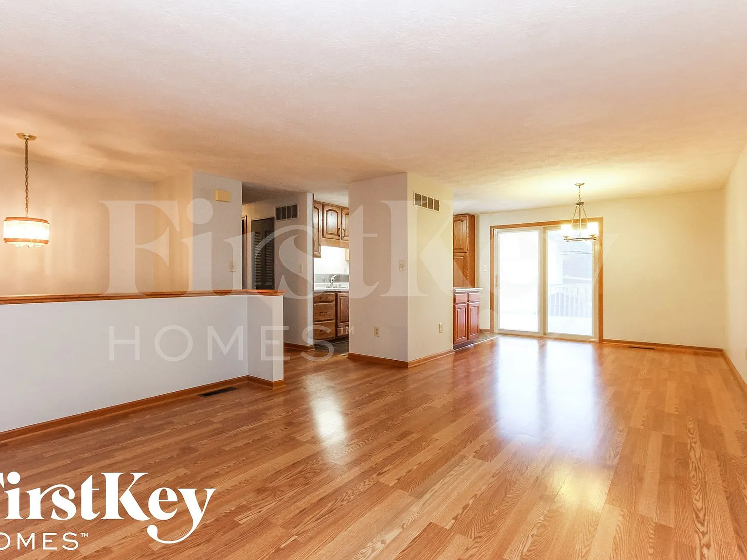 3 bed, 1.5 bath, 1534 sqft, $1,960 — Photo 2