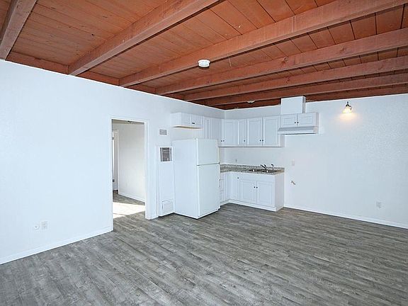 4th image of 302 S Myers St