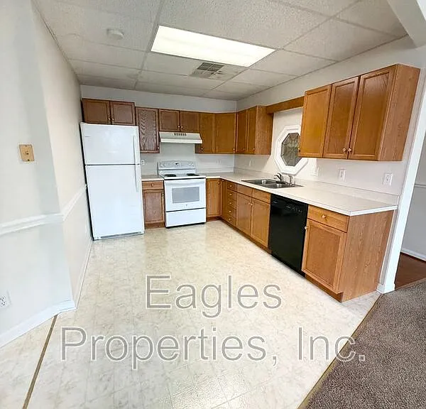 103 N Center St #C — Photo 7