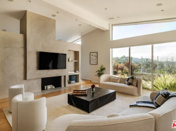 3423 Scadlock Ln, Sherman Oaks, CA 91403