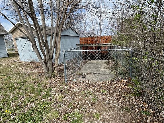 4th image of 233 Knoxberry Dr