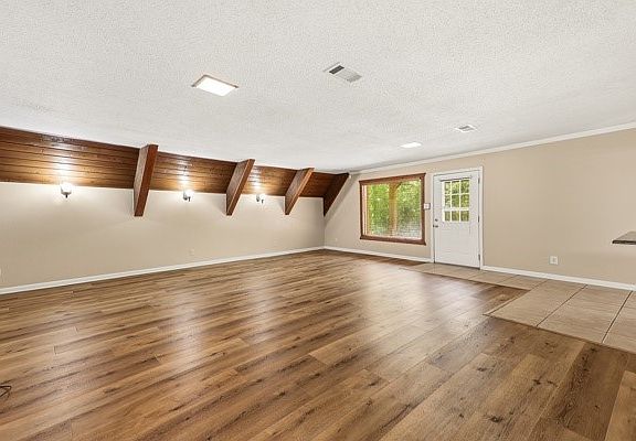 3rd image of 205 Roaring Springs Dr
