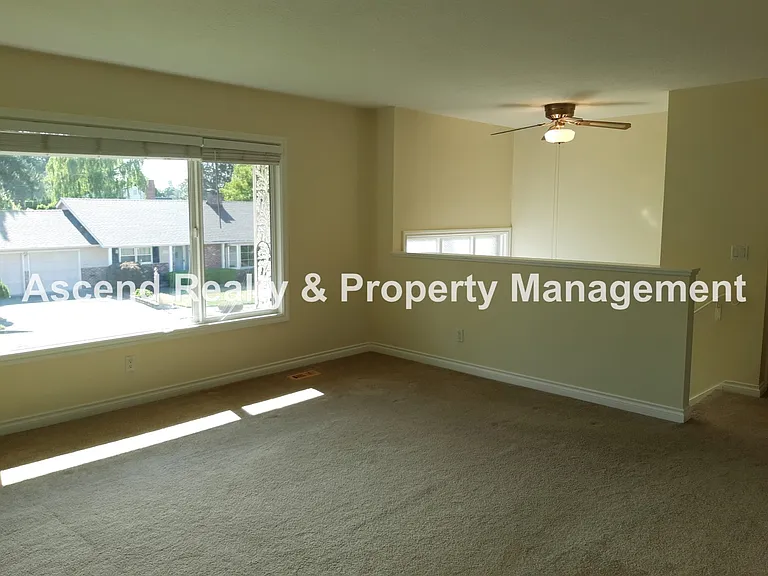 2945 SW 118th Ave — Photo 3