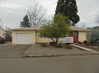 325 W Berdine St, Roseburg, OR 97471