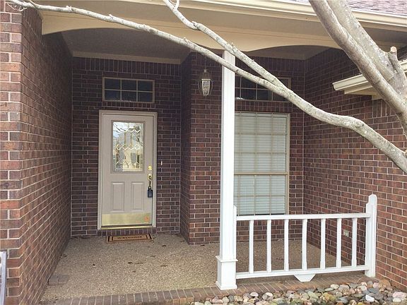 2nd image of 711 Lisa Ln W