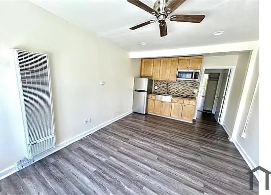 Studio, $1,400 — Photo 2
