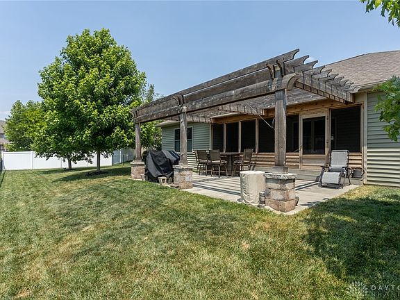 3rd image of 1134 Edgewater Dr
