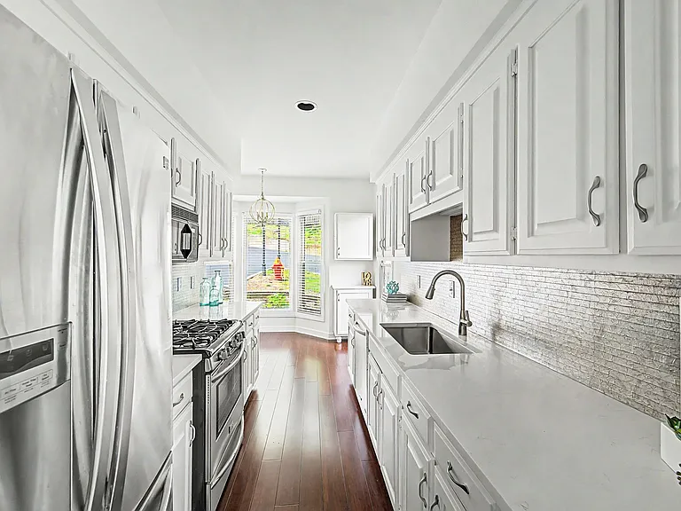 126 Forest Place Cir — Photo 18