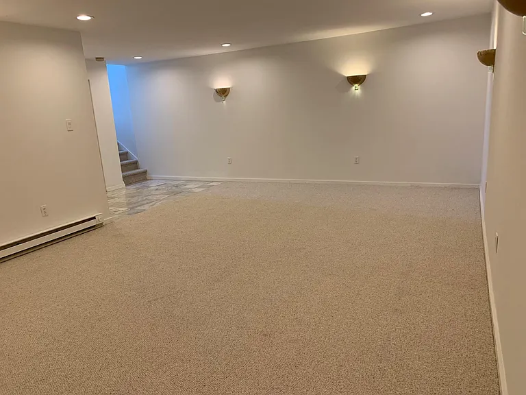 470 Lynetree Dr #22-C — Photo 8