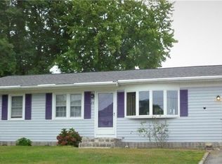 28 Chamber Rd, West Warwick, RI 02893