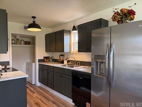 4th image of 721 W 9th St