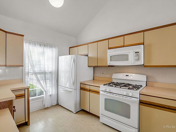 4th image of 131 Biarritz Ct