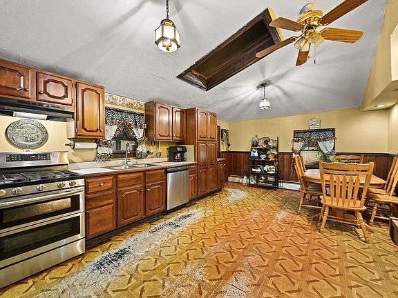 2nd image of 243 Bartlett Rd