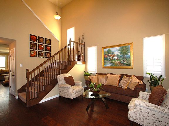 2nd image of 117 Vignolia Ct