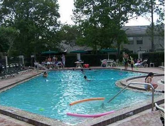 2nd image of 1302 Casa Park Cir