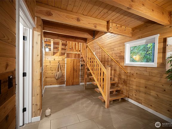 5th image of 397 E Pointes Drive E