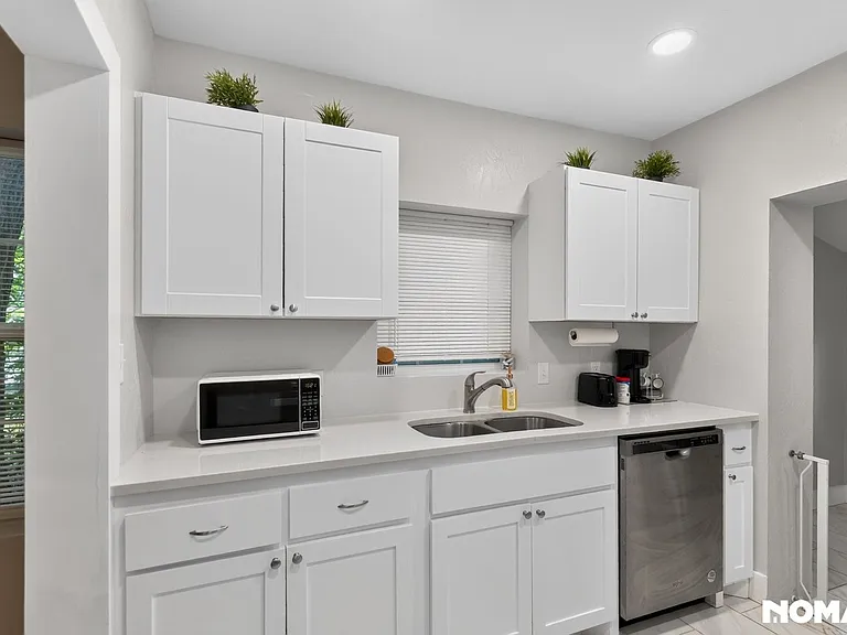 1412 N Virginia Ave — Photo 11