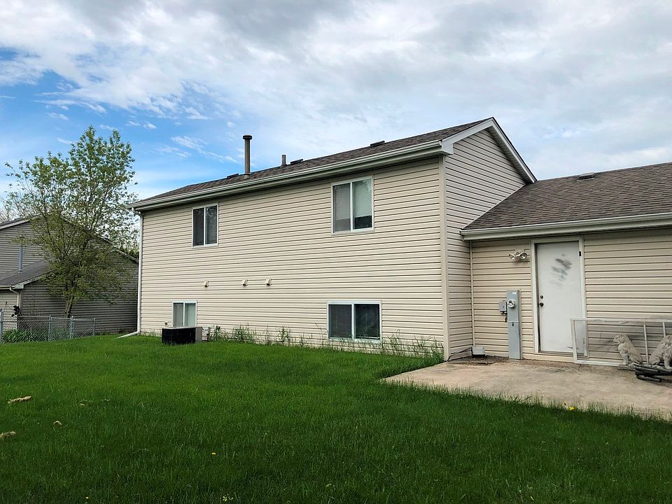 2nd image of 512 Terrace Dr