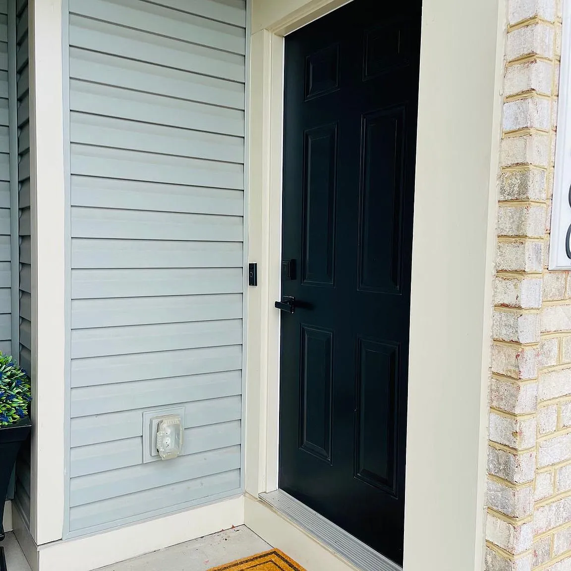 3 bed, 2.5 bath, 1610 sqft, $3,075 — Photo 2