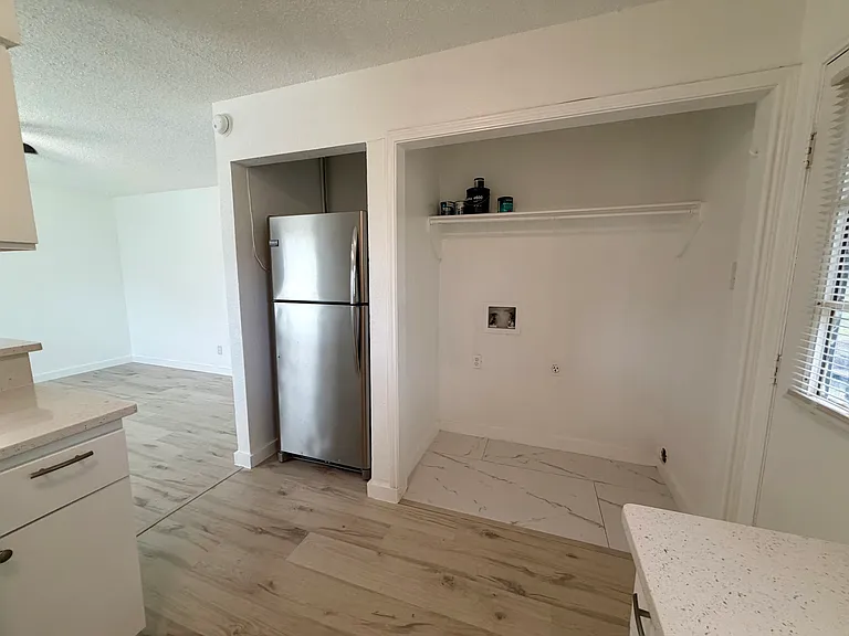 2600 NW 21st St #B — Photo 6