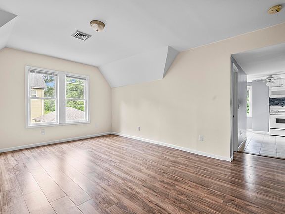 2nd image of 287 Crown St #2