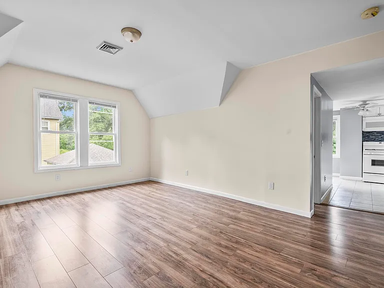 287 Crown St #2 — Photo 2