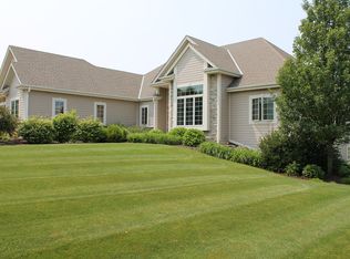 N43W29238 Prairie Wind Cir N, Pewaukee, WI 53072