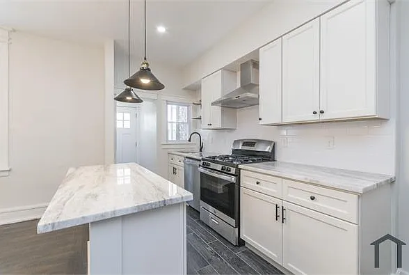 5745 Hunter St — Photo 24