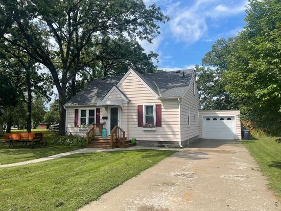 409 7th St NE, Little Falls, MN 56345