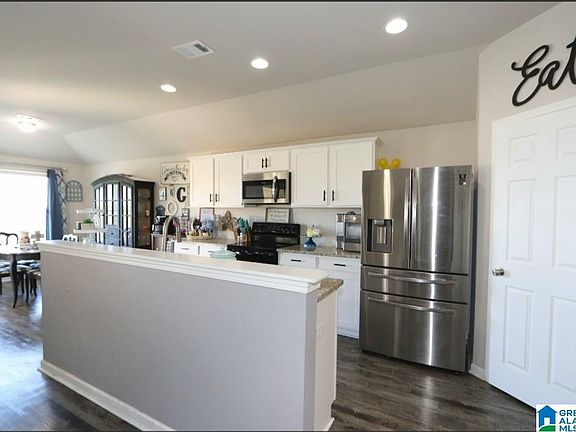 5th image of 264 Highland View Dr