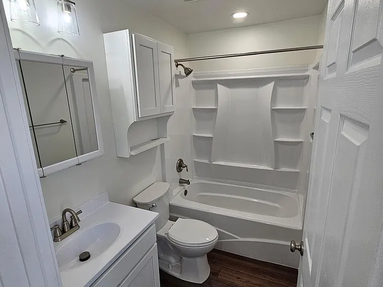 111 Barrington Ln — Photo 13