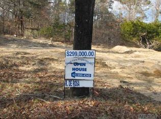 119 Bay Ave E, Hampton Bays, NY 11946