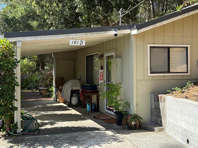 181 Brook Knoll Dr #B — Photo 1