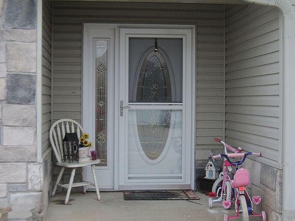 2nd image of 1001 Sunrise Cir