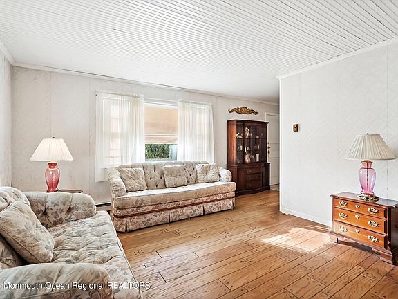 2nd image of 789 Coolidge Avenue