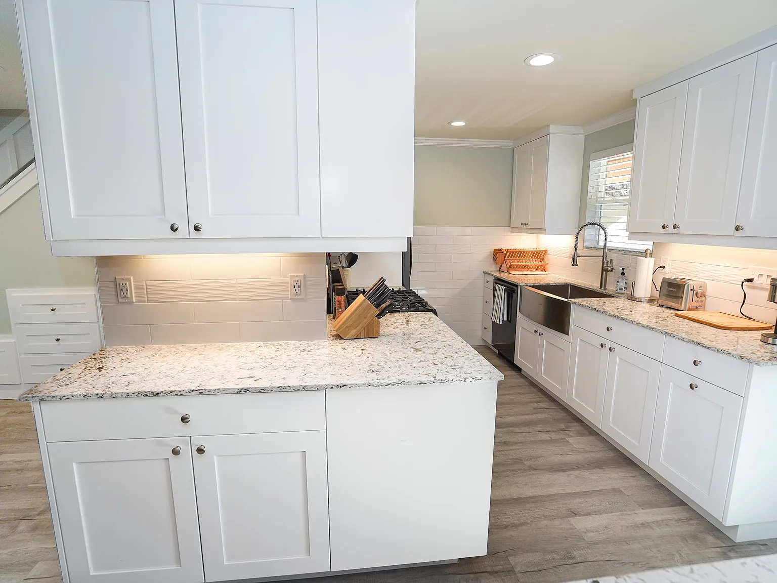 2 bed, 1.5 bath, 900 sqft, $2,395 — Photo 2