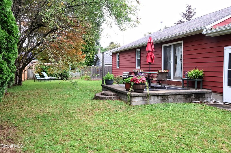 3rd image of 17 Birch Street