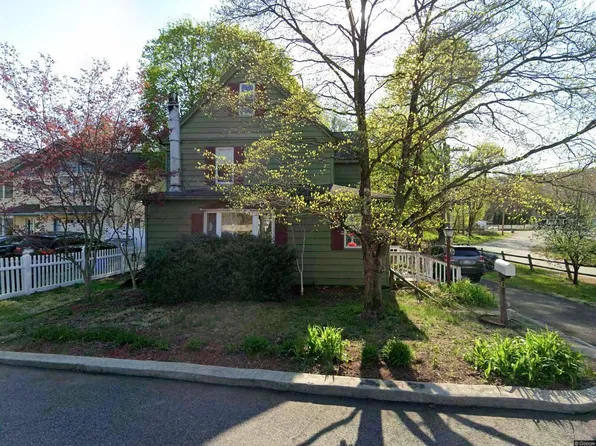 6 Academy Ave, Sloatsburg, NY 10974