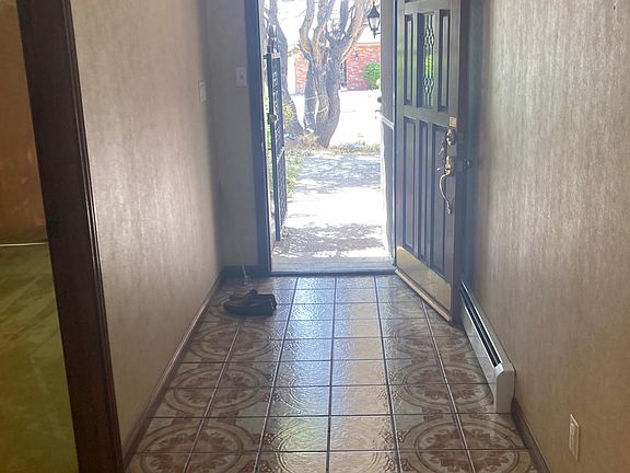 2nd image of 4812 Vista Del Oso Ct NE
