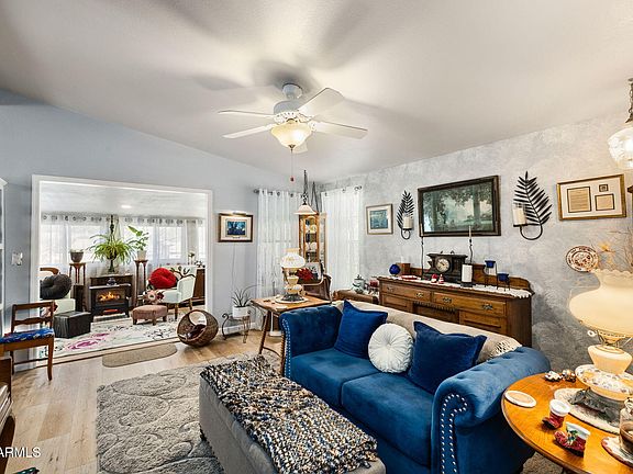 4th image of 908 N Mountain Hollow Ct