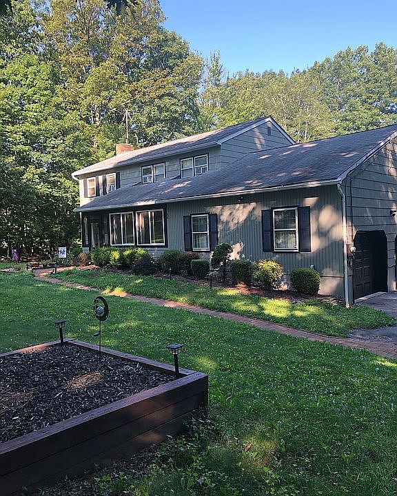 2nd image of 399 Sands Rd