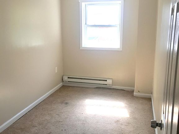 4th image of 222 W Diamond St
