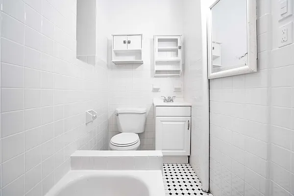 Rented by Waldstar Real Estate LLC | media 34