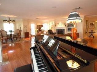 1160 Beacon St, Brookline, MA 02446