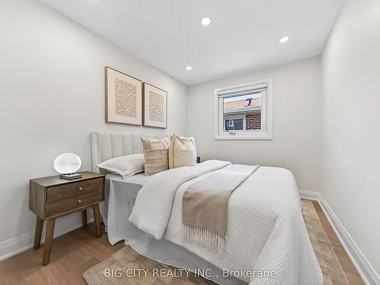 26 Carondale Cres — Photo 29